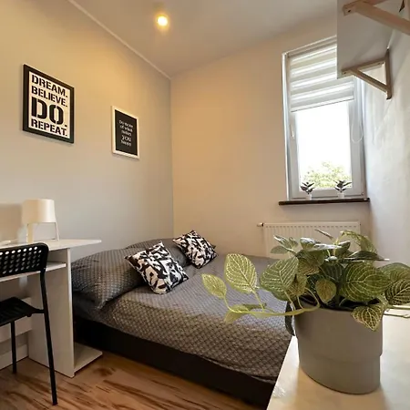 Motlava - Peaceful Retreat, 10 Minutes To Old Town & Seaside *