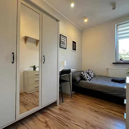 Motlava - Peaceful Retreat, 10 Minutes To Old Town & Seaside *