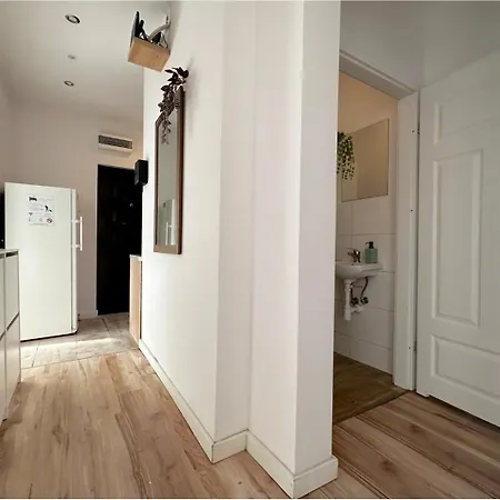 Motlava - Peaceful Retreat, 10 Minutes To Old Town & Seaside
