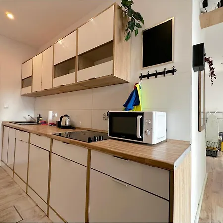 홈스테이 Motlava - Peaceful Retreat, 10 Minutes To Old Town & Seaside *