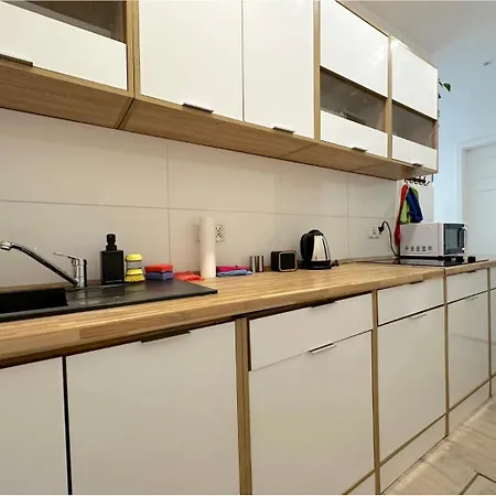 Motlava - Peaceful Retreat, 10 Minutes To Old Town & Seaside 홈스테이 그단스크