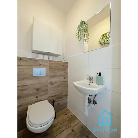 Rum i privatbostad Motlava - Peaceful Retreat, 10 Minutes To Old Town & Seaside Gdańsk