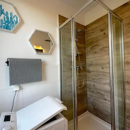 홈스테이 Motlava - Peaceful Retreat, 10 Minutes To Old Town & Seaside *